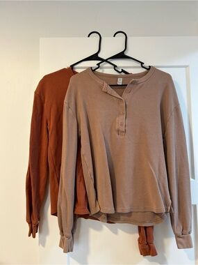 Goumi Waffle Henley X2 Large in Clay and Natural